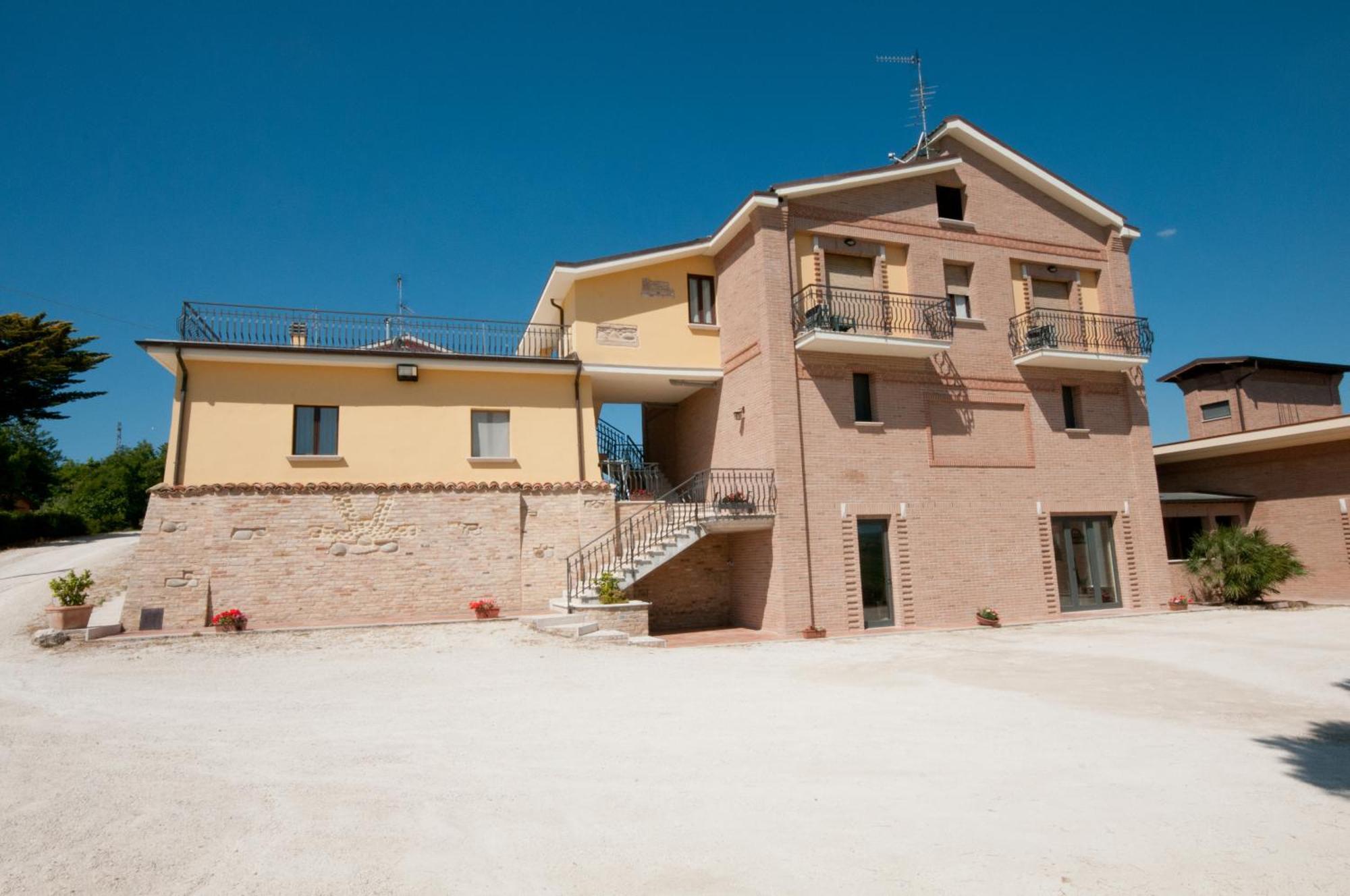 Agriturismo Il Crinale 카스토라노 외부 사진